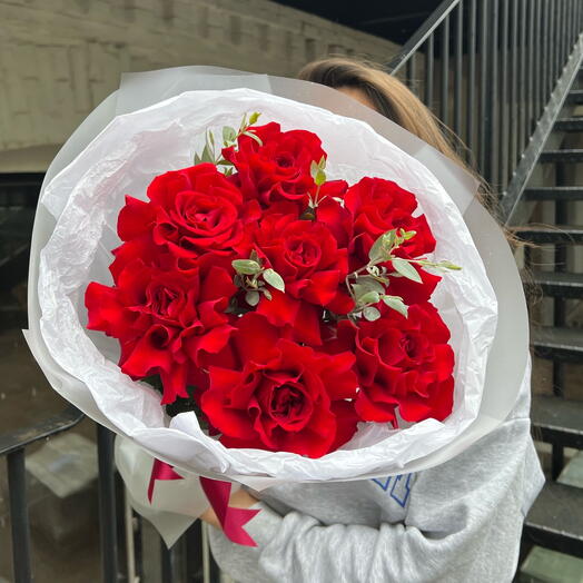 Алые французские розы🌹
