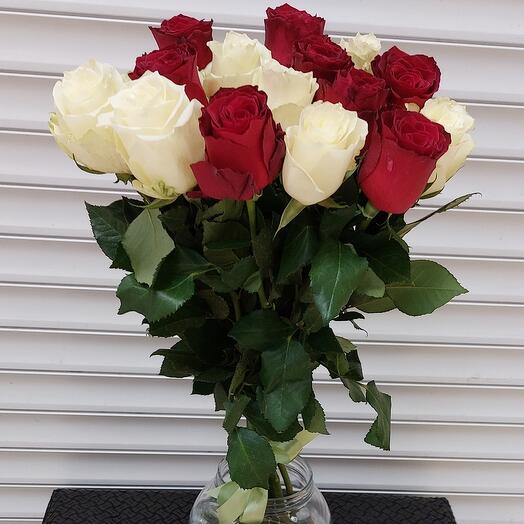 Bouquet of roses red and white 60cm