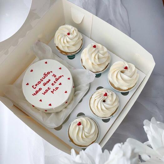 Set of bento cake and cupcakes for "Mom"