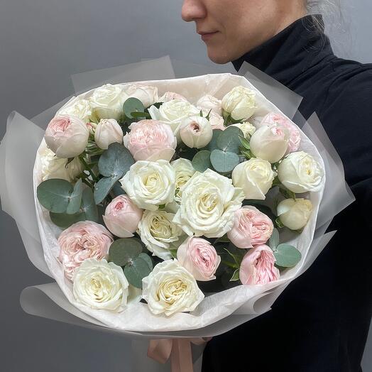 Моно из пионовидных роз 9шт