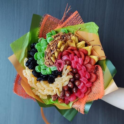 Яркий букет  из сухофруктов