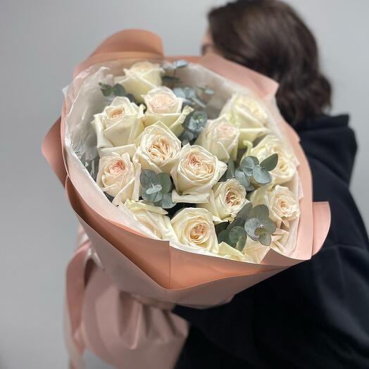 Mono bouquet of 15 fragrant White O Hara roses