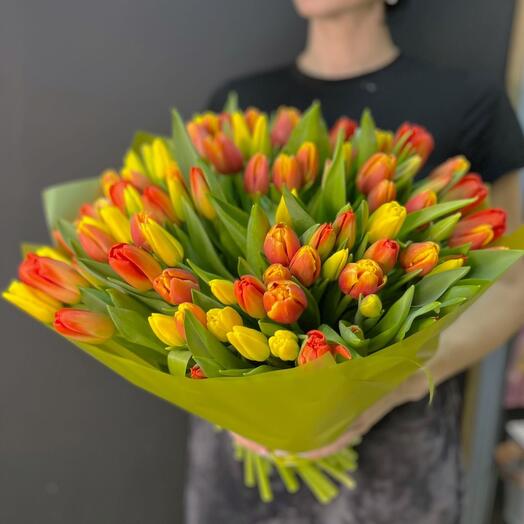 Солнечный микс из 101 тюльпана