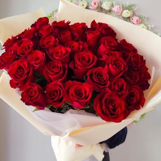 35 КРАСНЫХ БАРХАТНЫХ РОЗ 🌹 (1)