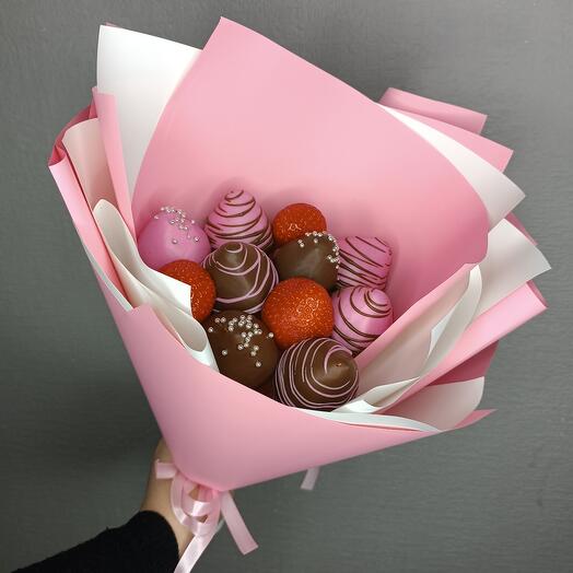 Букет из клубники в шоколаде "Клубничный чизкейк"