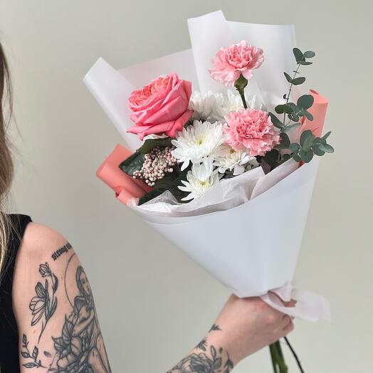 Bouquet-cumplido con una rosa de peonía