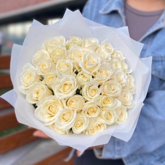 White roses 35pcs