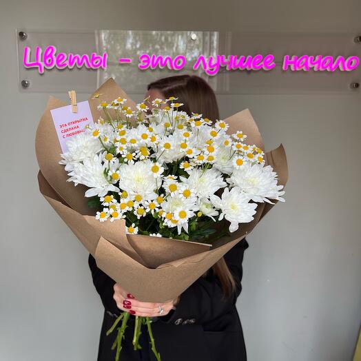 Букет хризантем с ромашками