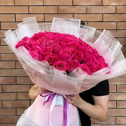 Большой букет ярких роз