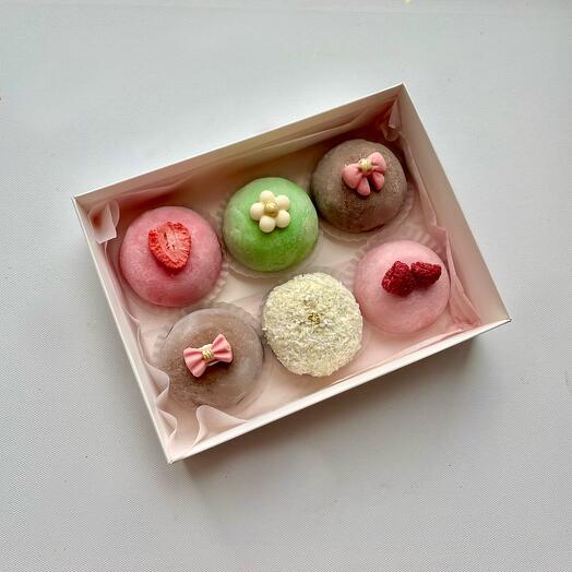 Моти «Ассорти» (6 пирожных) на день матери