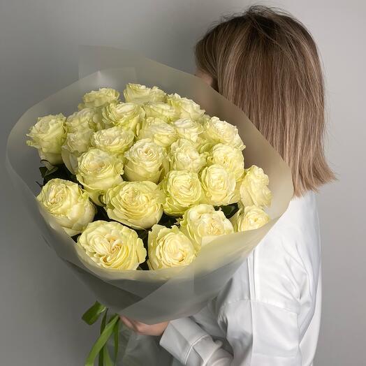 25 белых роз