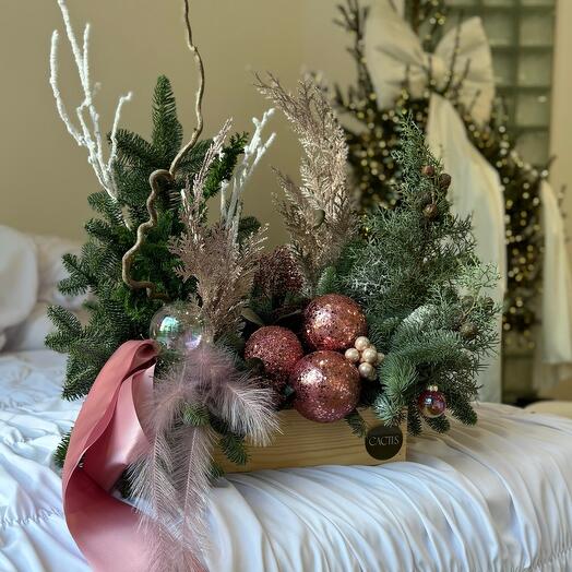 Композиция с хвоей, размер L Rose Collection