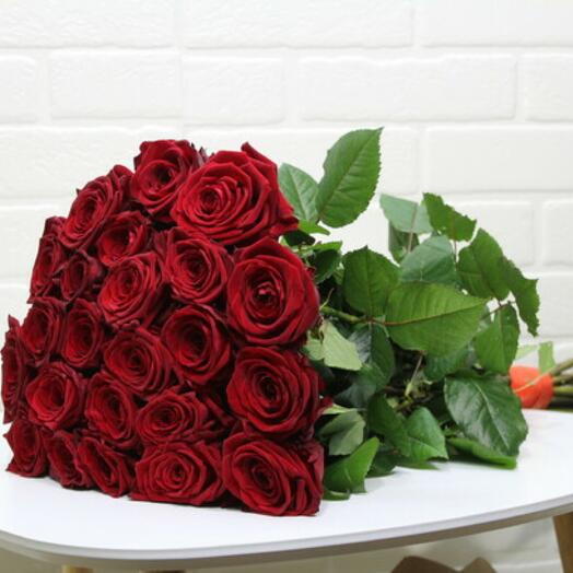 Bouquet of 25 red roses ( Russia )