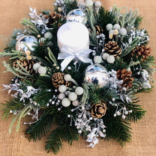 Christmas table arrangement white