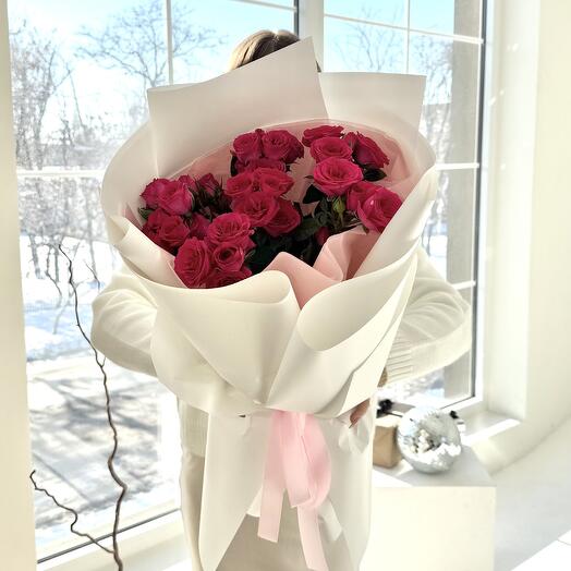 Букет с кустовыми розами