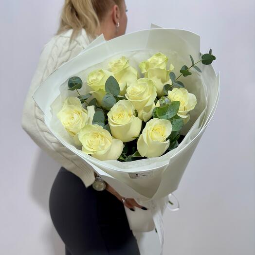Rosas blancas en diseño 🤍 (Ecuador / 60 cm)