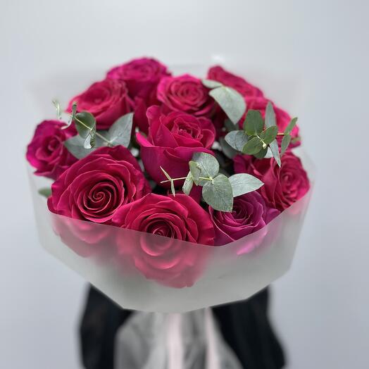 Bouquet of 11 roses with eucalyptus