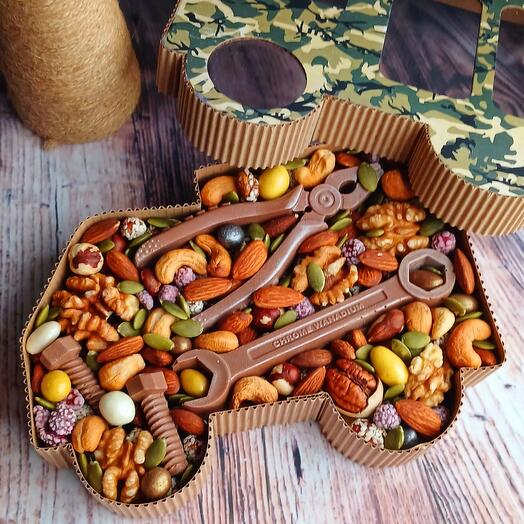 Ореховый бокс с шоколадом Машина