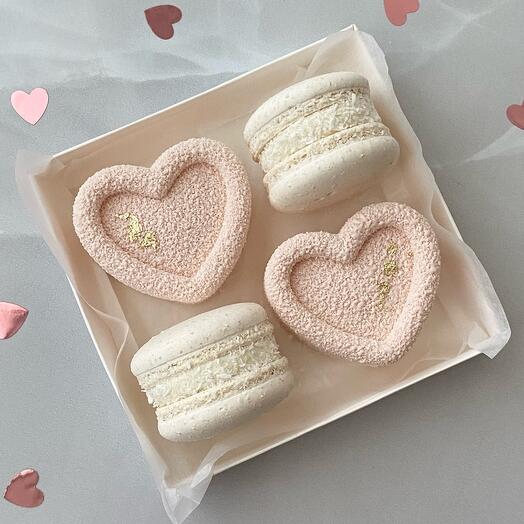 Муссовые сердечки и макаронс