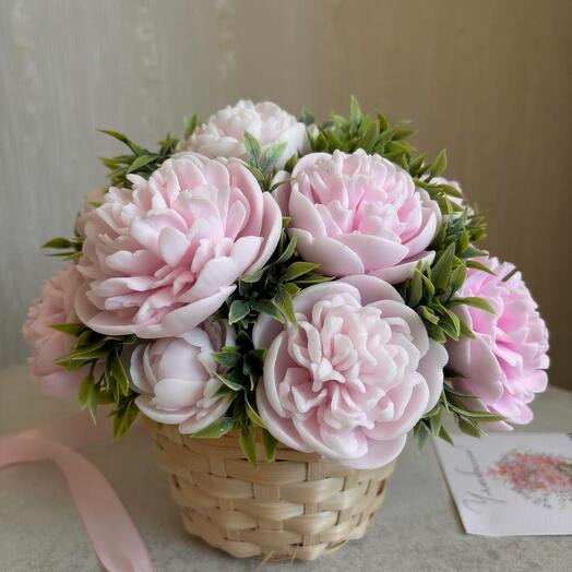 Букет из мыла с пионами 15 штук