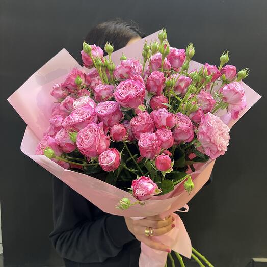 Bombastic spray roses bouquet