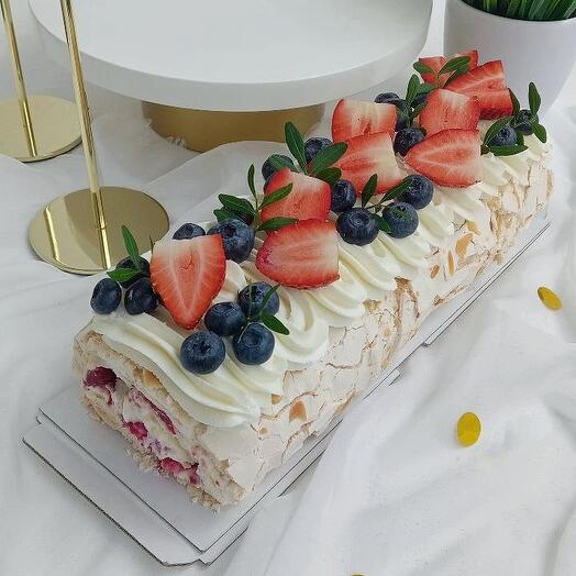 Meringue roll