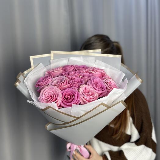 15 голландских роз