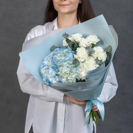 Гортензия с диантусами