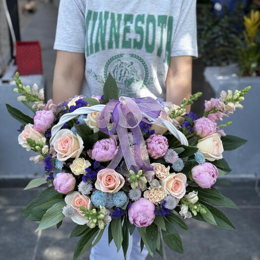 Soft basket with peonies
