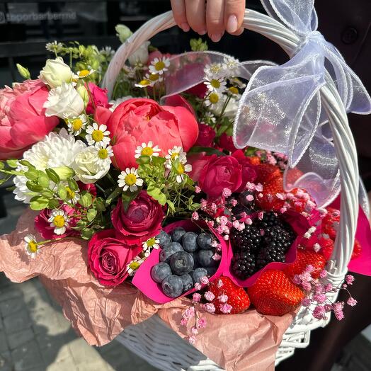 Ягодная корзинка с цветами🍓