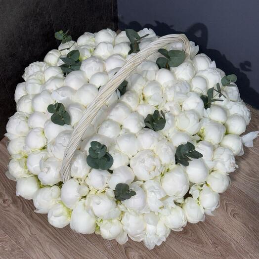 Корзина с пионами 101