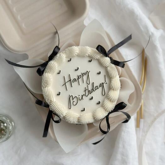 Бенто S с чёрными бантиками «happy birthday 🖤»