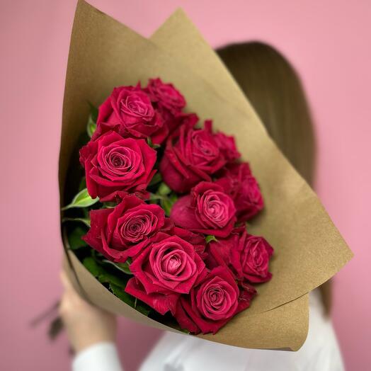 Bouquet of 11 raspberry shangri-la roses in craft