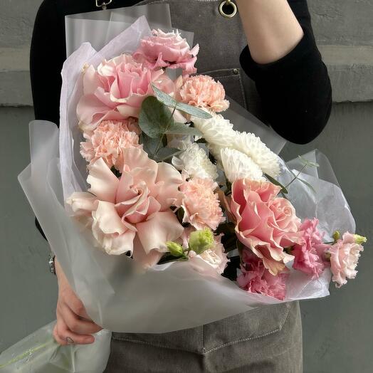 Bouquet with French roses and eustoma for the most delicate