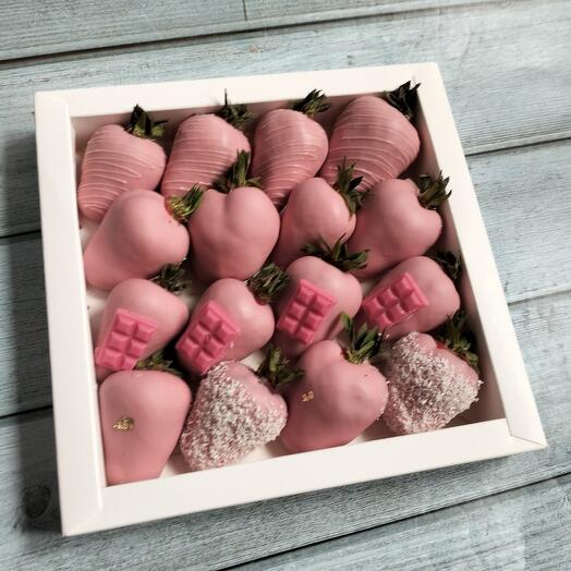 Strawberries in chocolate 16pcs