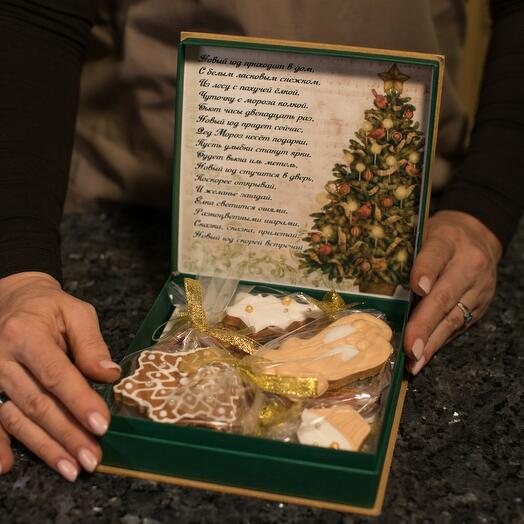 Музыкальная коробка с пряниками