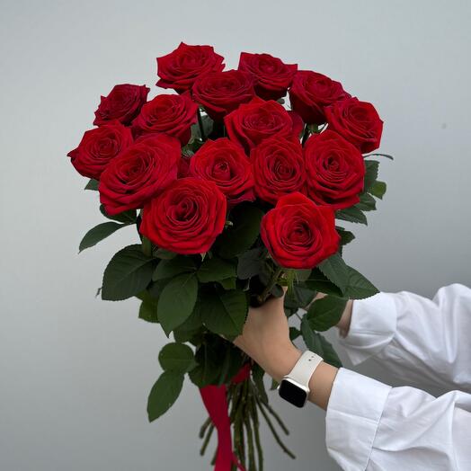 Розы Ред Наоми 70см