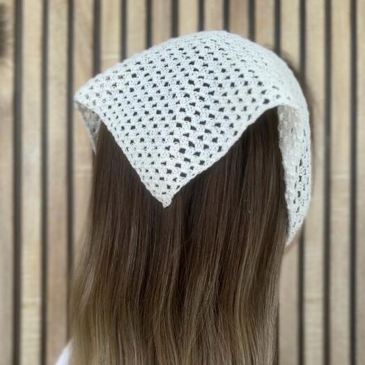 Вязаная косынка летняя