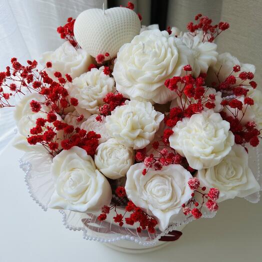 Bouquet de 33 bougies en forme de fleurs et de cœurs