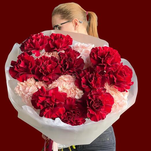 Премиум букет из сортовых французских роз и воздушных гортензий «Сияние любви»