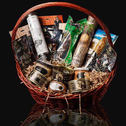 Большая корзина с деликатесами из дичи для мужчины 3026