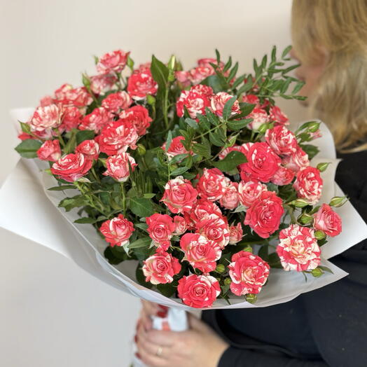 Букет Кустовые розы 7 шт