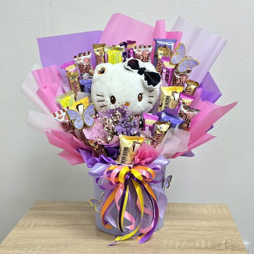 Котёнок в конфетах