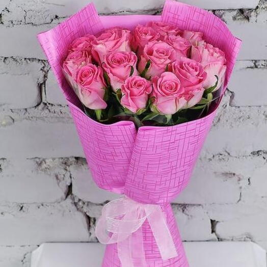 Bouquet of 15 roses pink Kenya 40 cm in the package