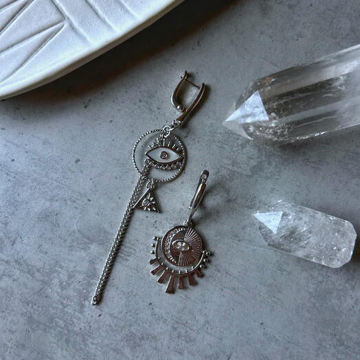 Ассиметричные серьги с глазами