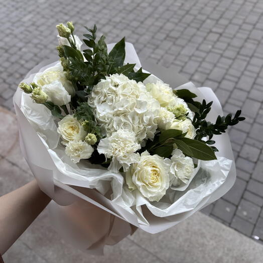 WHITE с гортензией