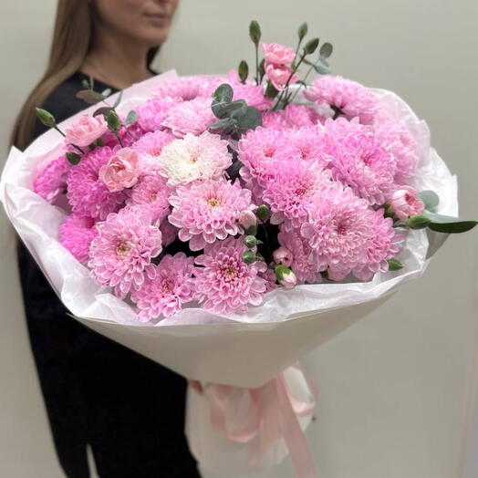 Букет хризантем и кустовых гвоздик