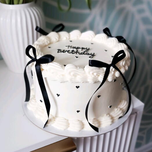 Торт ламбет 1,5 кг/happy birthday/с бантиками/ с днём рождения/белый