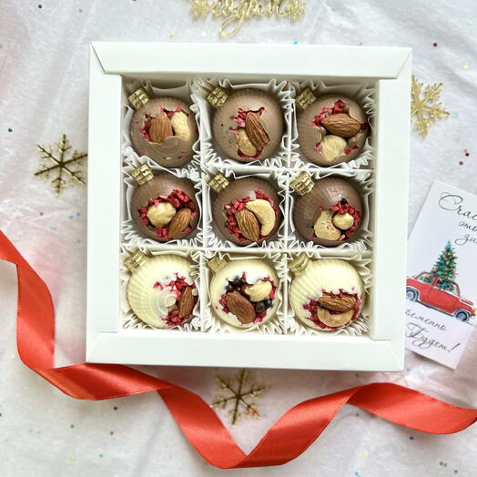 Набор шоколадных шаров. Подарок на Новый год