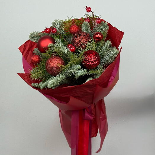 Зимний букет с нобилисом и новогодним декором